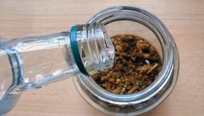 Приготовление спиртовой настойки прополиса